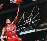 Bulls Scottie Pippen Authentic Signed 16x20 Vertical Photo BAS #BW21111