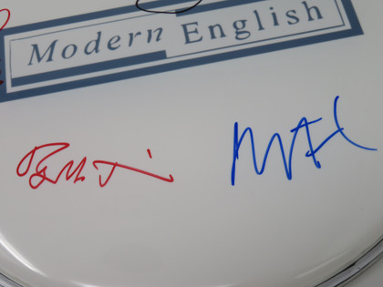 Modern English Signed Drumhead RR59348