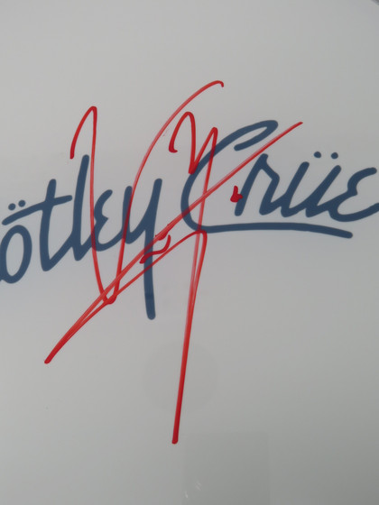 Motley Crue Signed Drumhead WIT698552