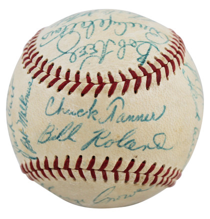 1957 Braves (24) Aaron, Mathews +22 Signed Giles Onl Baseball JSA #BB74845