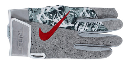 Angels Mike Trout "18 G/U" Signed 2018 Game Used Nike Batting Glove BAS #AB14660