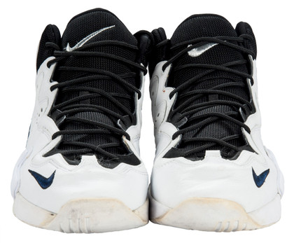 Rockets Charles Barkley Signed 1996-97 Game Used Nike Air CB4 Shoes PSA & Mears