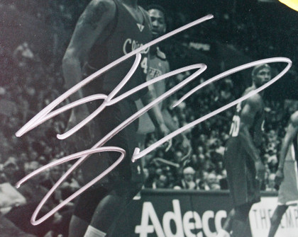 Lakers Shaquille O'Neal Signed 16x20 Vertical Spotlight Photo BAS Witnessed