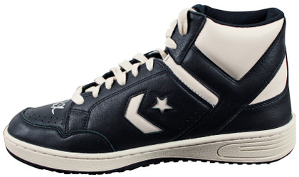 Lakers Magic Johnson Signed Right Black & White Converse Weapon Shoe  BAS Wit 1