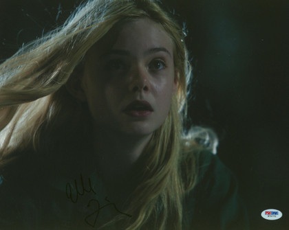 Elle Fanning Super 8 Signed Authentic 11X14 Photo Autographed PSA/DNA #W79770