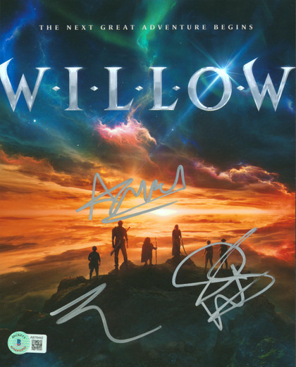 Warwick Davis, Chada Patel & Dempsey Bryk Willow Signed 8x10 Photo BAS #AB76442