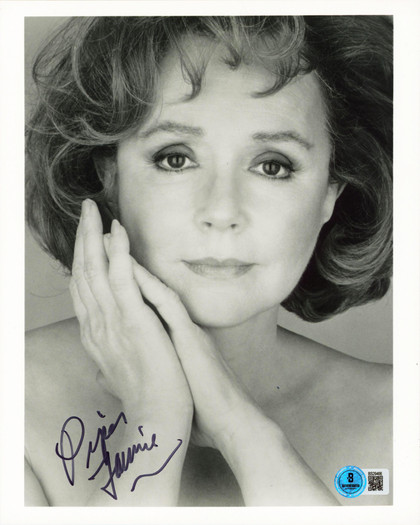 Piper Laurie Twin Peaks Authentic Signed 8x10 Vertical Photo BAS #BS29466