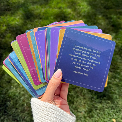 Eckhart Tolle's Present Moment Reminder Deck: 52 Inspirations to Quiet the Mind and Live in the Now, with desk stand
