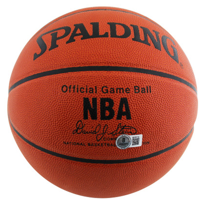 Pistons Bob Lanier Signed Spalding Official NBA Game Basketball BAS #BU55119