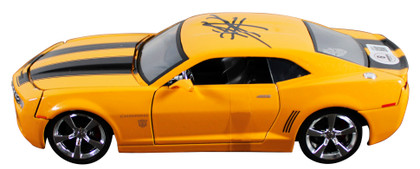 Shia LaBeouf Transformers Signed 2006 Chevrolet Camaro 1:24 Die Cast Car BAS