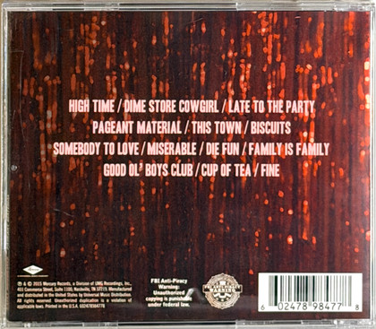 Kacey Musgraves "Pageant Material"