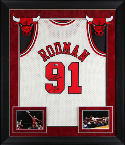 Bulls Dennis Rodman "HOF 2011" Signed Cream M&N HWC Swingman Framed Jersey BAS W
