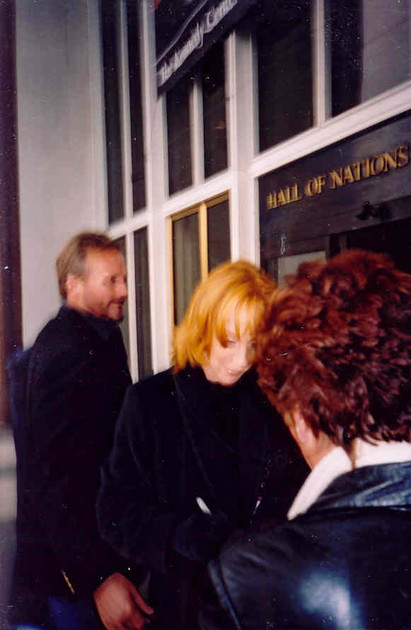 Reba McEntire Signed 1/1 Custom Graphics Guitar ACOA