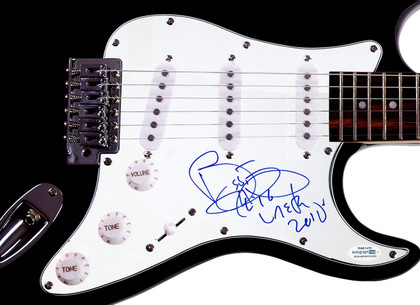 Aretha Franklin Signed Autographed Guitar ACOA Version 2