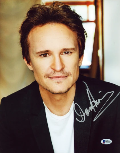 Damon Herriman Authentic Signed 11x14 Vertical Photo BAS #D94910