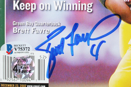 Packers Brett Favre Authentic Signed '02 Sports Illustrated Magazine BAS #V75372