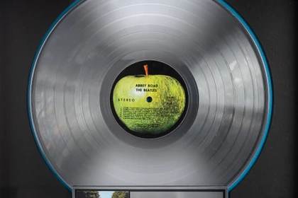 The Beatles – Abbey Road RIAA Platinum Record Award (unsigned)