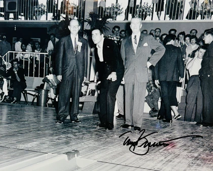 Tony Bennett Signed 8x10 Photo JSA