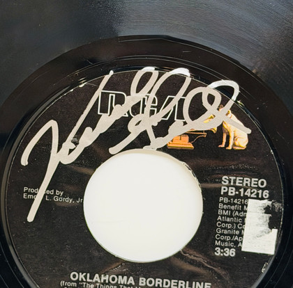 Vince Gill Signed "Oklahoma Borderline" Vinyl 45 JSA