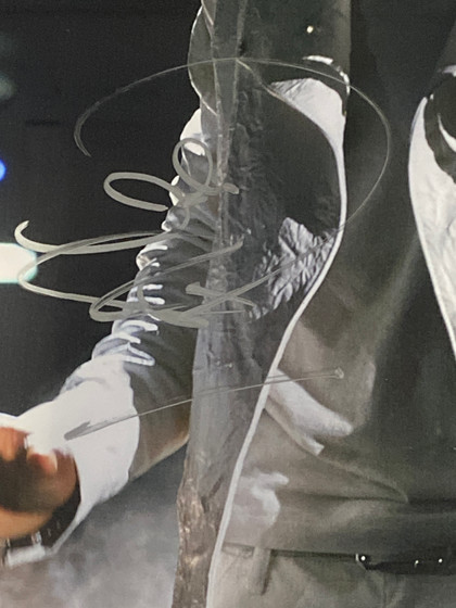 Usher Raymond 16 x 20 Signed Photo