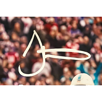 Tyreek Hill Signed Miami Flipping 16x20 Football Photo (Beckett)