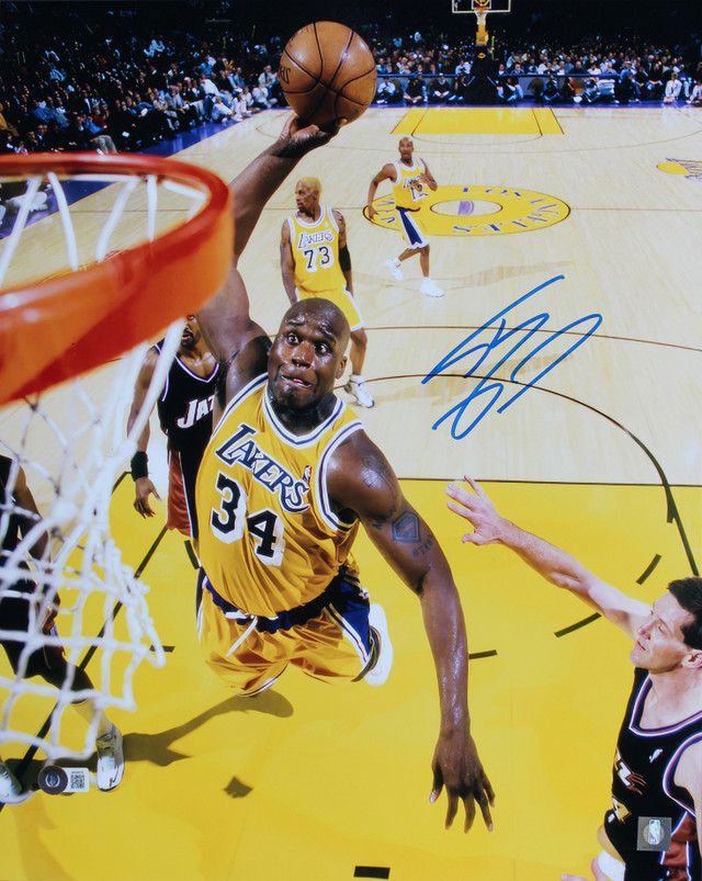 Magic Shaquille O'Neal Authentic Signed 16x20 Vertical Dunk Photo