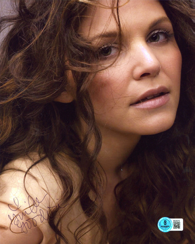 Dominique Swain Lolita Authentic Signed 8x10 Horizontal Photo BAS