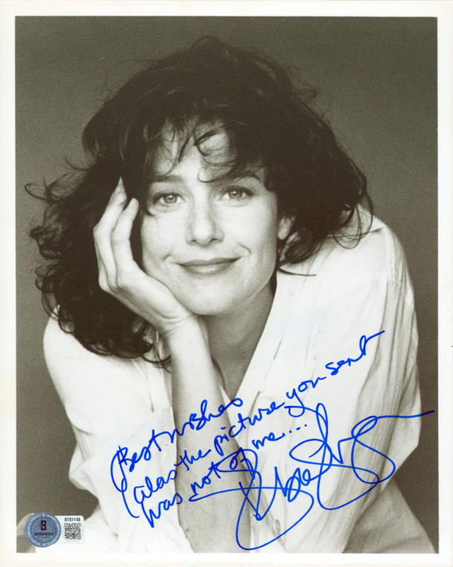 Kathy Bates Misery Authentic Signed 8.5x11 Horizontal Photo PSA
