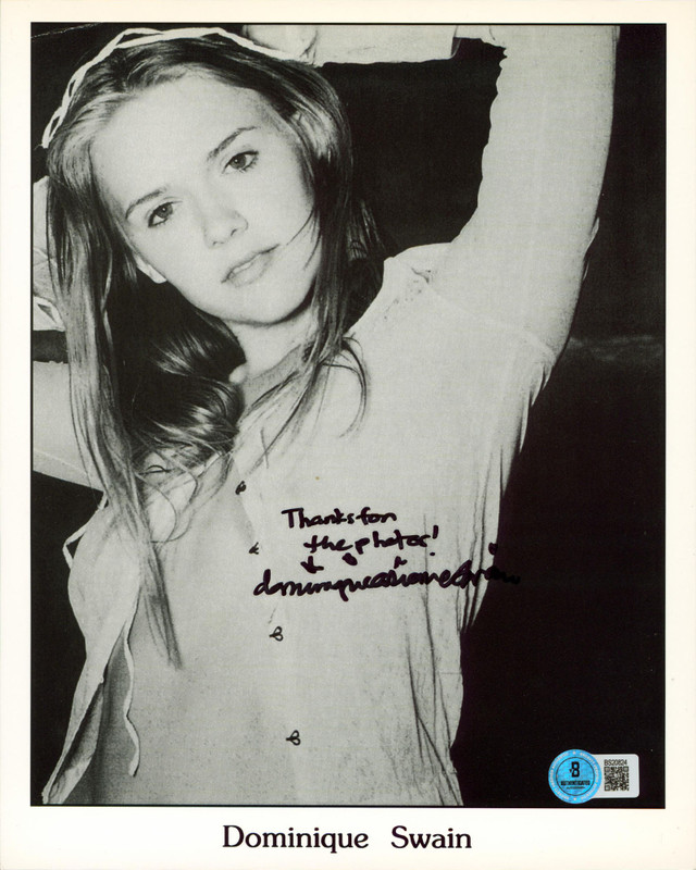 Dominique Swain Lolita Authentic Signed 8x10 Horizontal Photo BAS