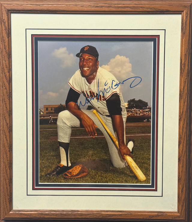 Giants Willie McCovey Signed and Framed Photo Giants Willie McCovey Signed and Framed Photo