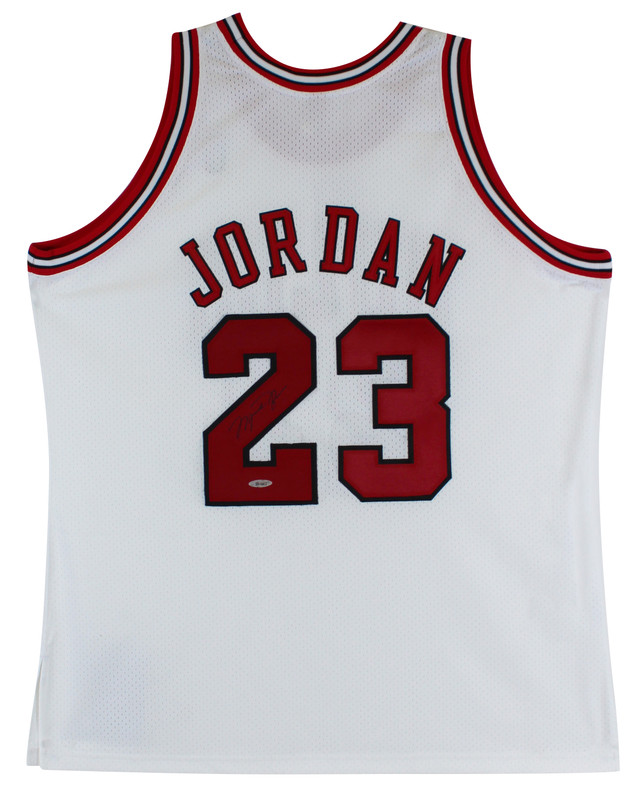 Bulls Michael Jordan Signed 97-98 White Nike HWC Authentic Jersey