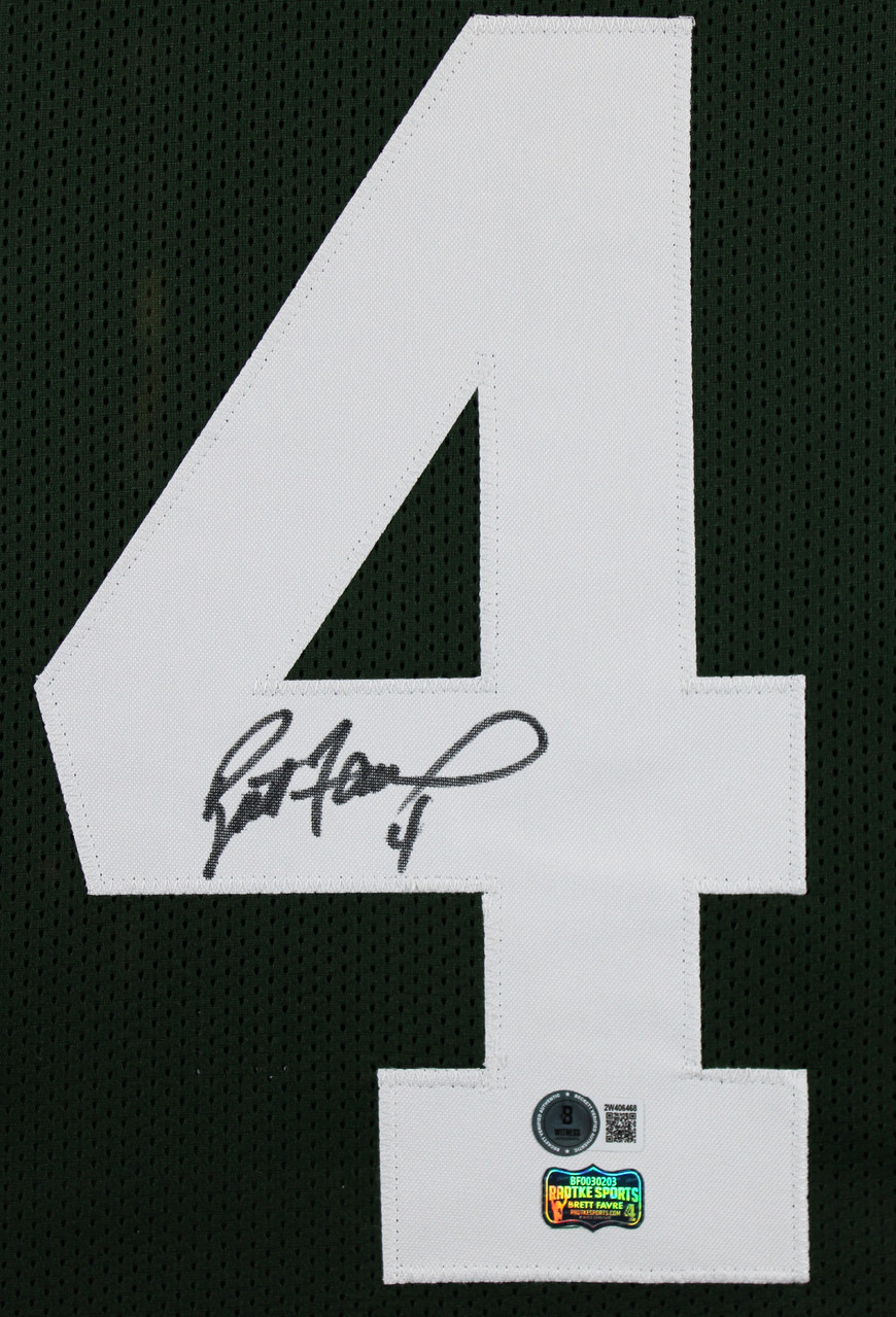Brett Favre Authentic Signed Green Pro Style Framed Jersey BAS