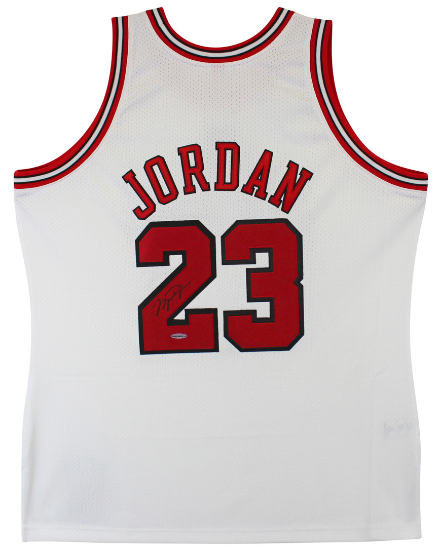 Bulls Michael Jordan Signed 97-98 White M&N HWC Authentic Jersey
