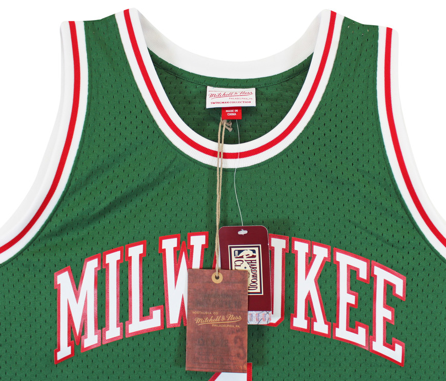 トップス 1940s McKesson Robbins Inc. athletic Bucks Oscar Robertson Signed 1970-71 Green M&N Swingman