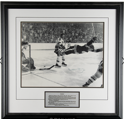 Bobby Orr Signed Photograph - Bobby Orr (Signed Book)