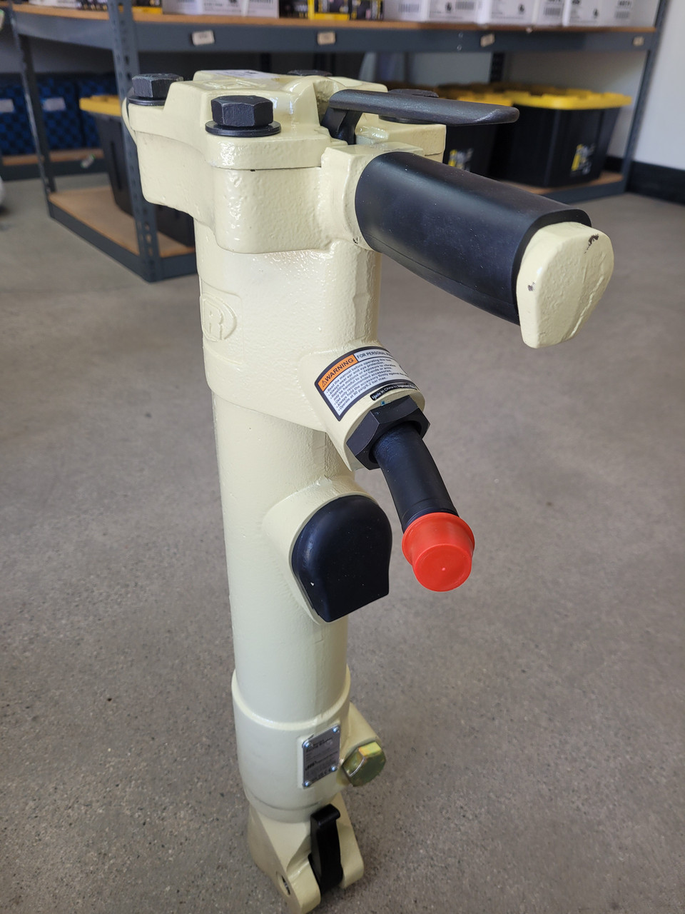 Ingersoll Rand MX90A Heavy-Duty Pavement Breaker | 1-1/8
