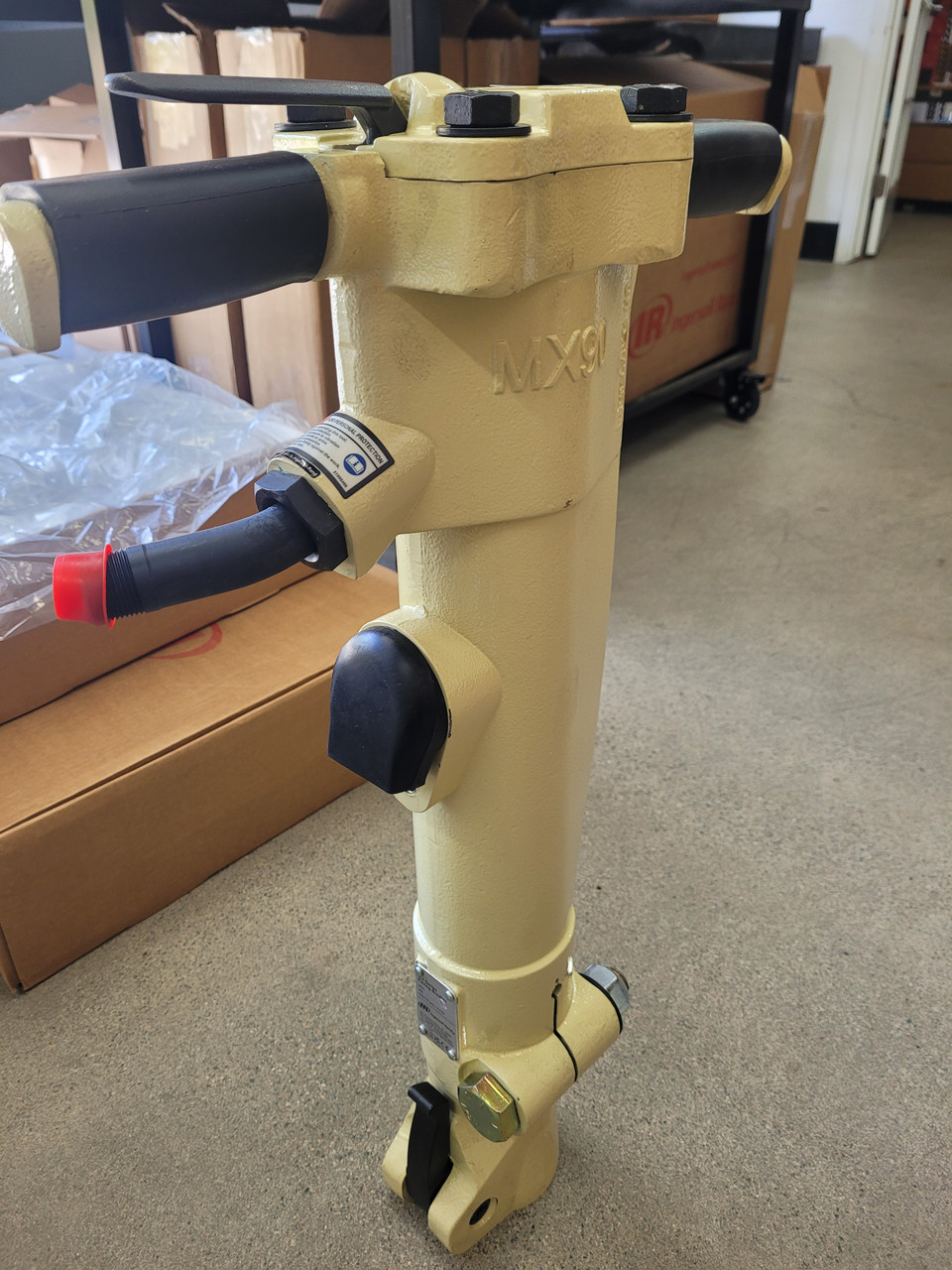 Ingersoll Rand MX90A Heavy-Duty Pavement Breaker | 1-1/8