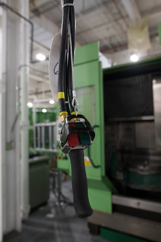 Ingersoll Rand CL250K-2C8-C5U CLK Series Air Chain Hoist | 1/4 Ton Capacity | 8 ft Lift | 5 Drop | Steel Snap Hook | Pendent Control