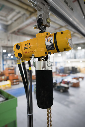 Ingersoll Rand CL500K-2C20-C15U CLK Series Air Chain Hoist | 1/2 Ton Capacity | 20 ft Lift | 15 Drop | Steel Snap Hook | Pendent Control