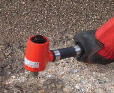 CS Unitec 151.617 Single Head Pneumatic Hand-Held Scabbler | 2,800 BPM | TCT Cruciform Piston