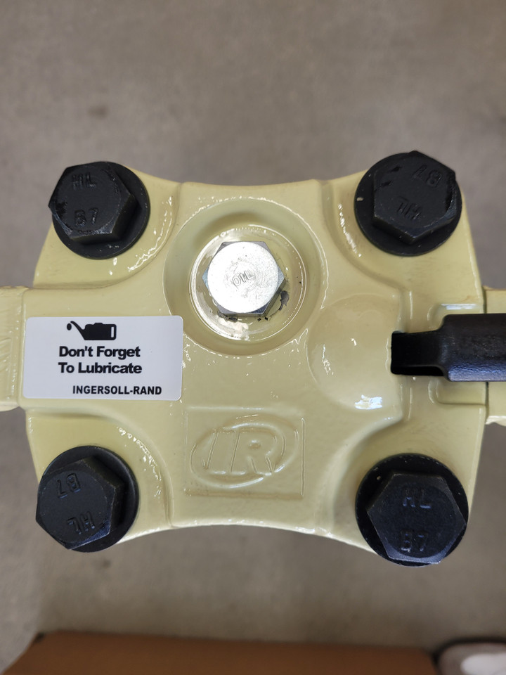 Ingersoll Rand MX90A Heavy-Duty Pavement Breaker | 1-1/8" x 6" Shank Size | 1250 BPM | 5.75" Stroke | 2.62" Bore