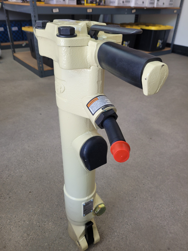 Ingersoll Rand MX90A Heavy-Duty Pavement Breaker | 1-1/8" x 6" Shank Size | 1250 BPM | 5.75" Stroke | 2.62" Bore