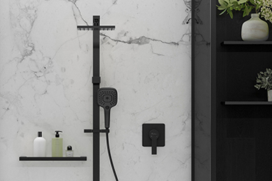 Rail shower with a floating soap rack, set against a white wall with stylish black accents