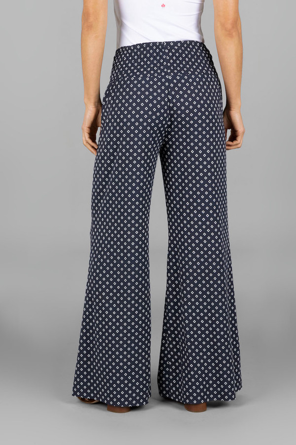 With Style & Grace: Six Ways to Style Polka Dot Pants