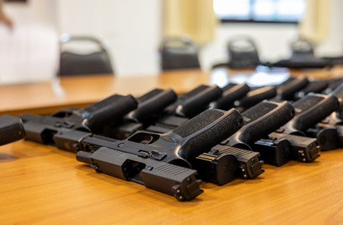 Glock 19 vs. Sig Sauer P365 XMacro Comp: Which Compact 9mm Wins?