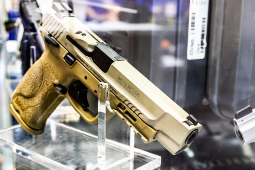 Smith & Wesson M&P M2.0 Review: Specs, Pros & Cons & Ergonomics