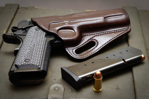 Best 1911 Holsters: Top IWB, OWB, Leather, Kydex, Hybrid & Shoulder Rigs