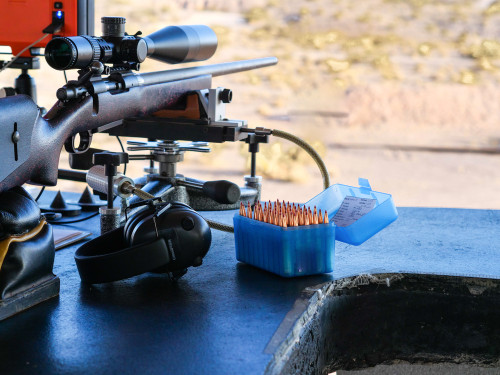 Best 1000 Yard Guns Under $1000: Heavy Barreled and Lightweight Rifles