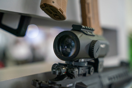 5 Best Prism Scopes Reviewed for Astigmatism