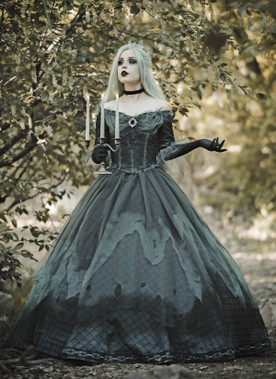 Simplicity S3228 | Simplicity Sewing Pattern Misses' Phantom Queen Fantasy Costume by Raine Emery